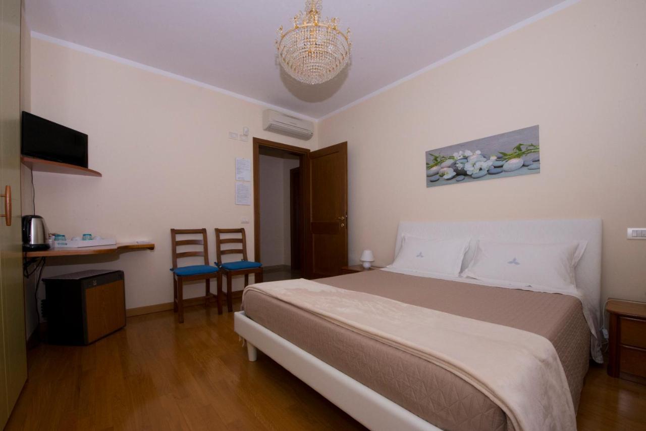 데센자노델가르다 La Casa Di Pimpi B&B 외부 사진